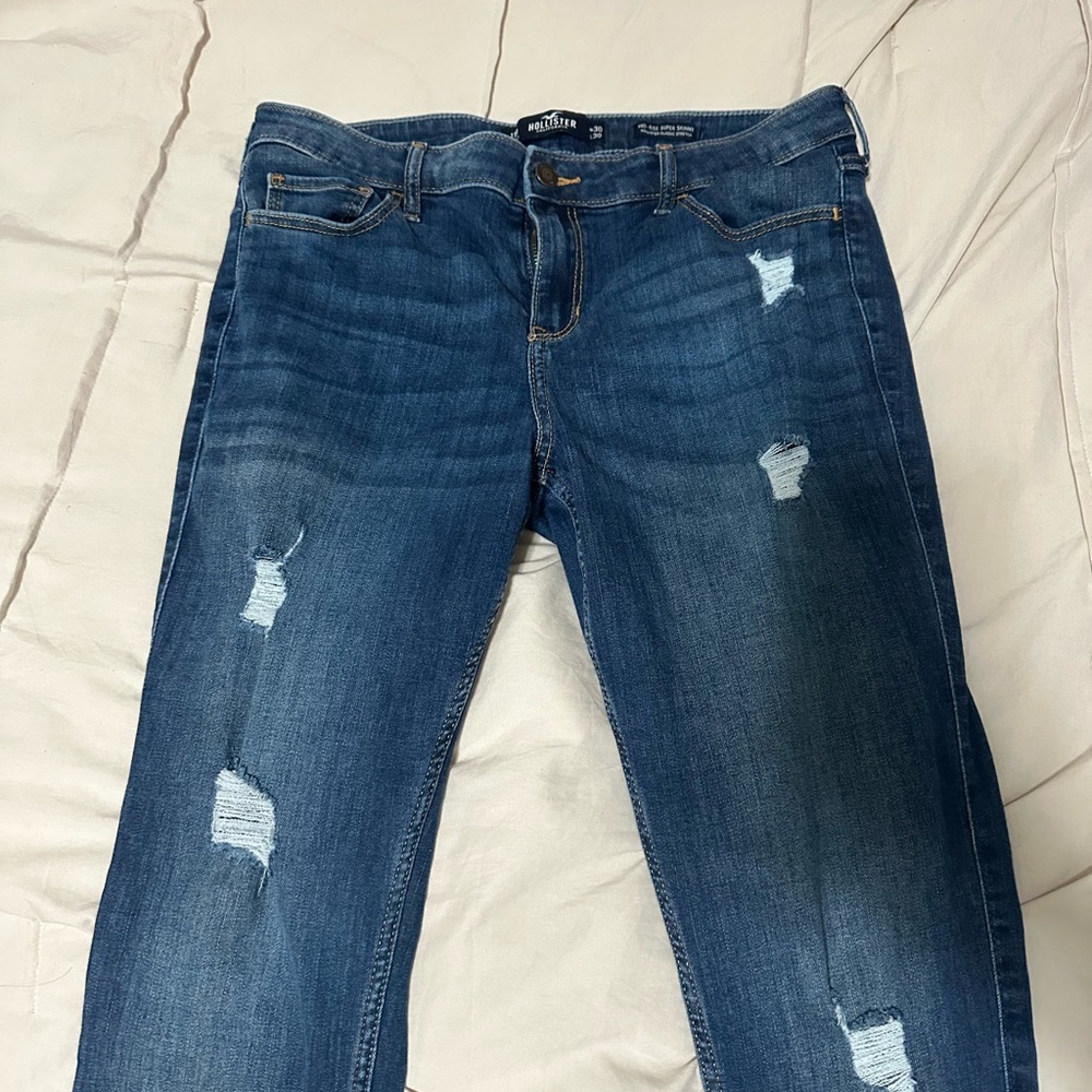 Hollister Women's Blue Distressed Jeans